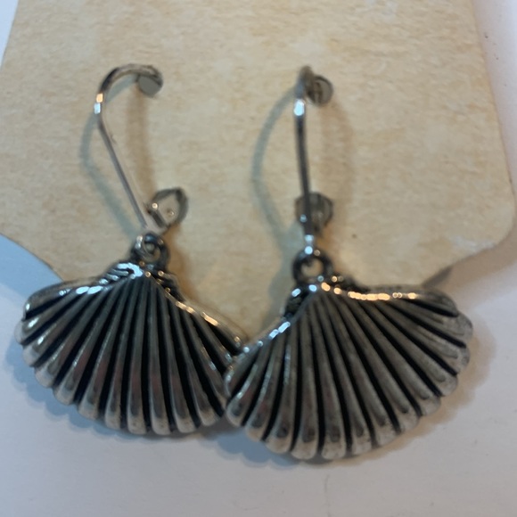 Bella Sur Shell Earrings Silver Plated New - Picture 3 of 4